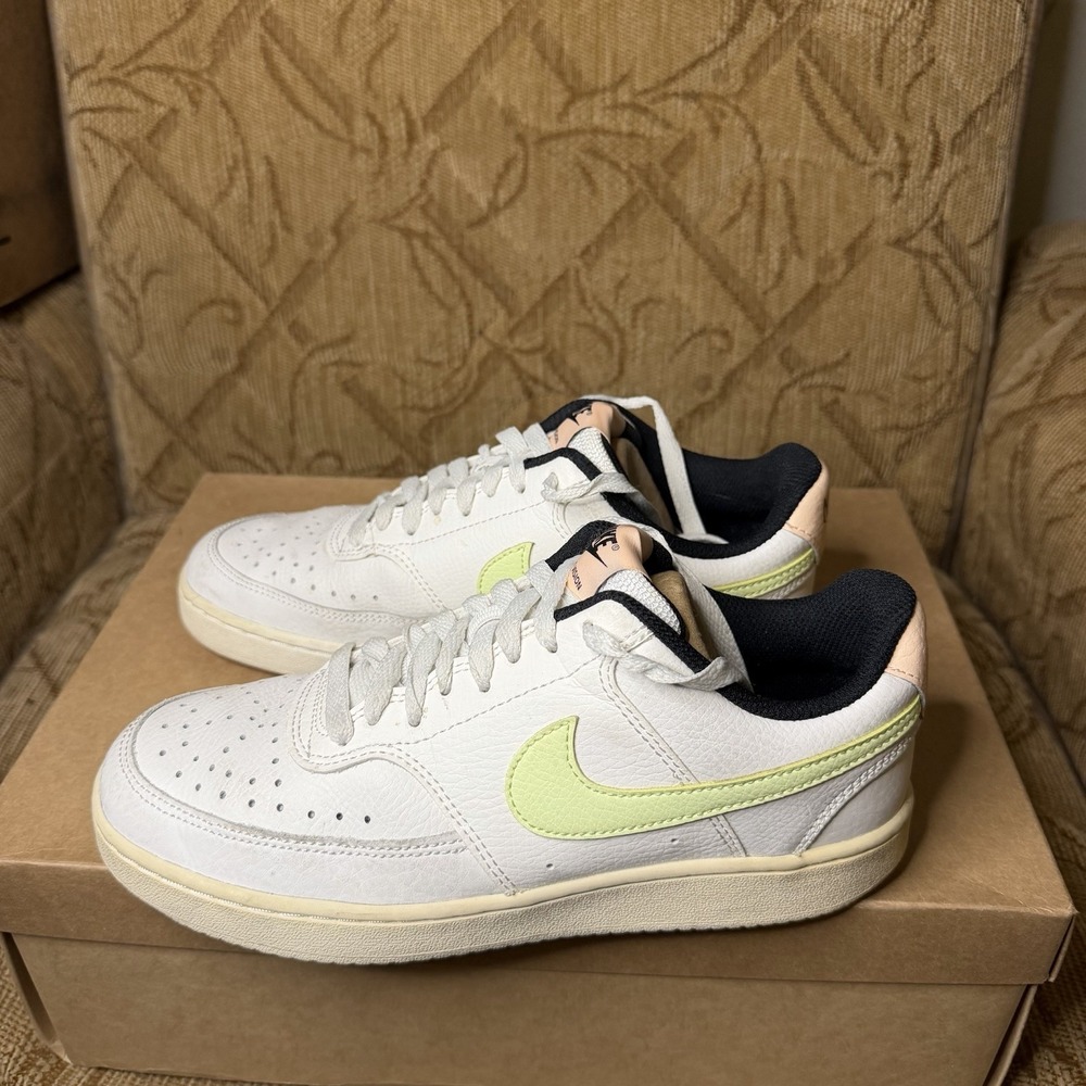 Nike Court Vision Low‎ White Barely Volt DC1868-100 Women's Size 8 Sneakers